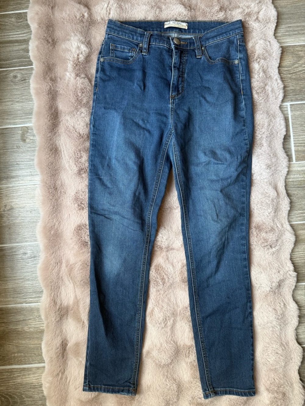 Free People medium wash skinny jeans, size 27